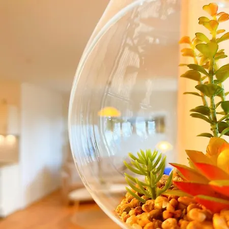 Bernsteinquartier Blaues Fenster *